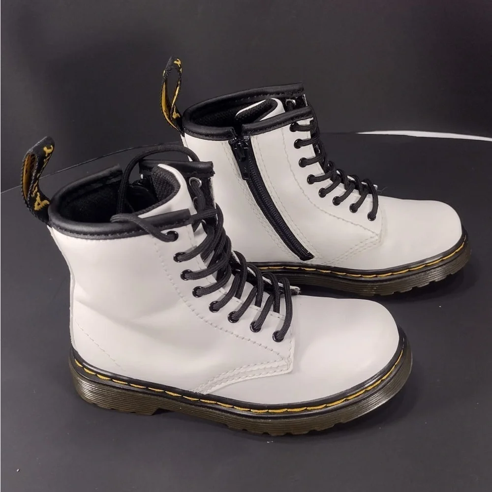 Dr. Martens White Leather Boots size 9 kids pre
Owned Exellent condition - Picture 4 of 7